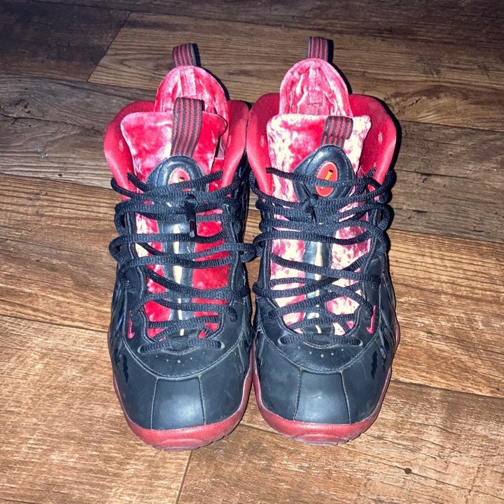 Nike little posite one as